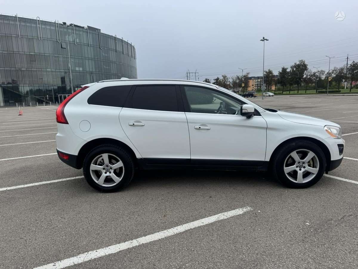 Volvo XC60 2009 — photo 10