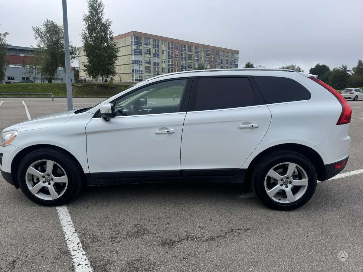 Volvo XC60 2009 — photo 11