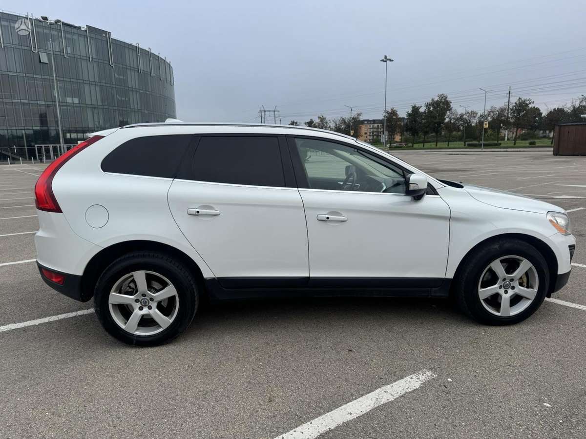 Volvo XC60 2009 — photo 12