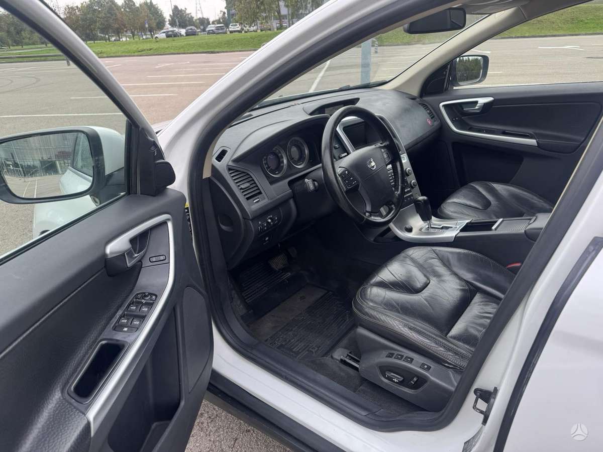 Volvo XC60 2009 — photo 14