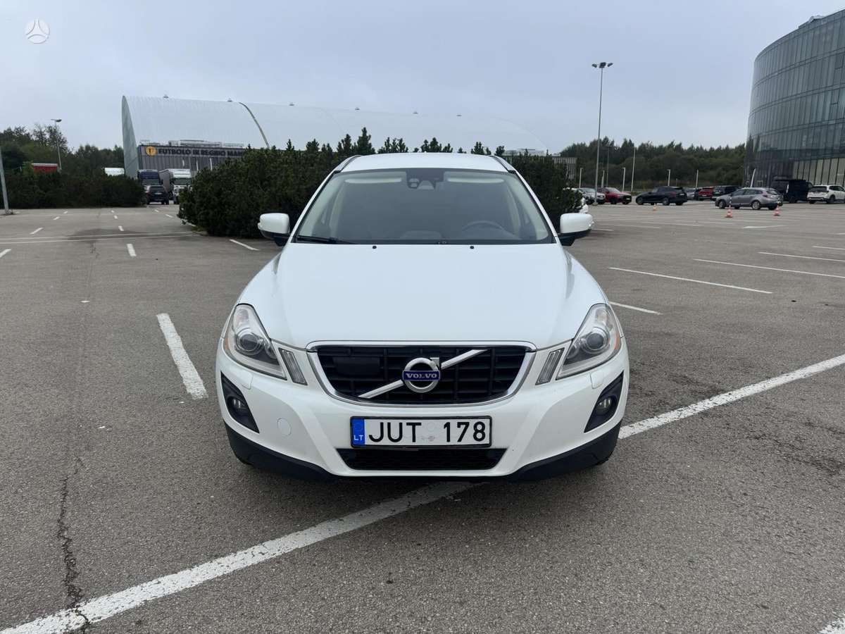 Volvo XC60 2009 — rear view