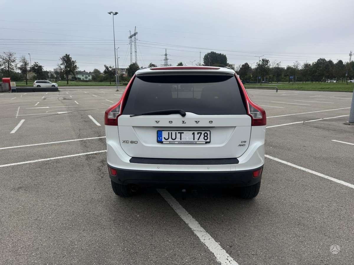 Volvo XC60 2009 — photo 8