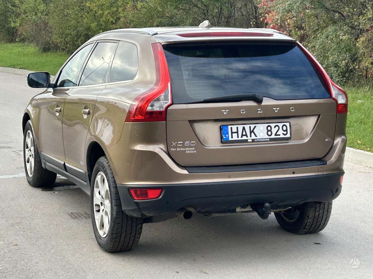 Volvo XC60 2009 — двигун 2400 cm³, 185 HP (136kW)