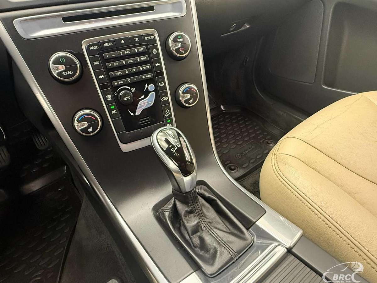 Volvo XC60 2014 — photo 10