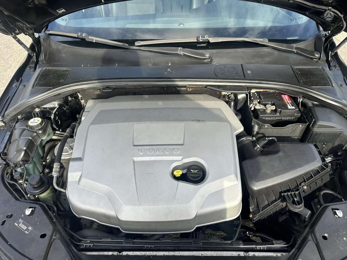 Volvo V70 2010 — photo 19