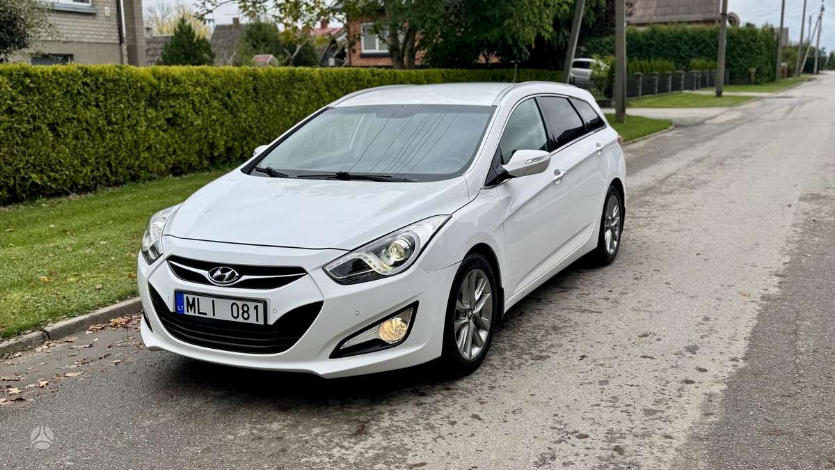 Hyundai i40 2015 — вигляд ззаду
