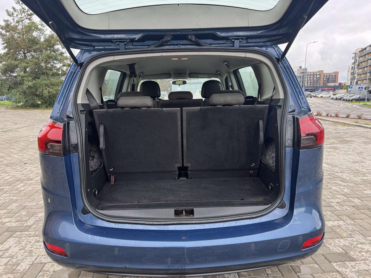 Opel Zafira 2015 — фото 12