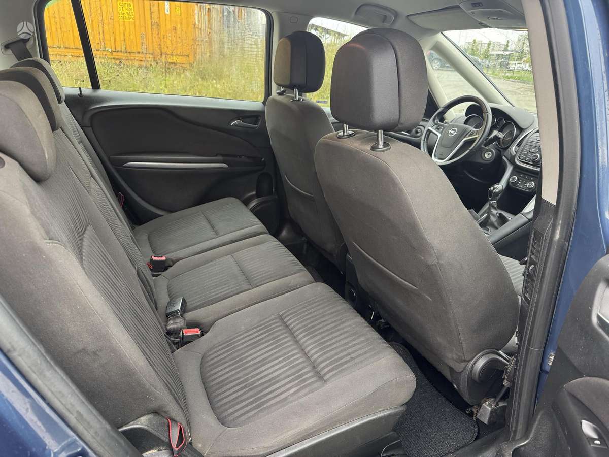 Opel Zafira 2015 — фото 14