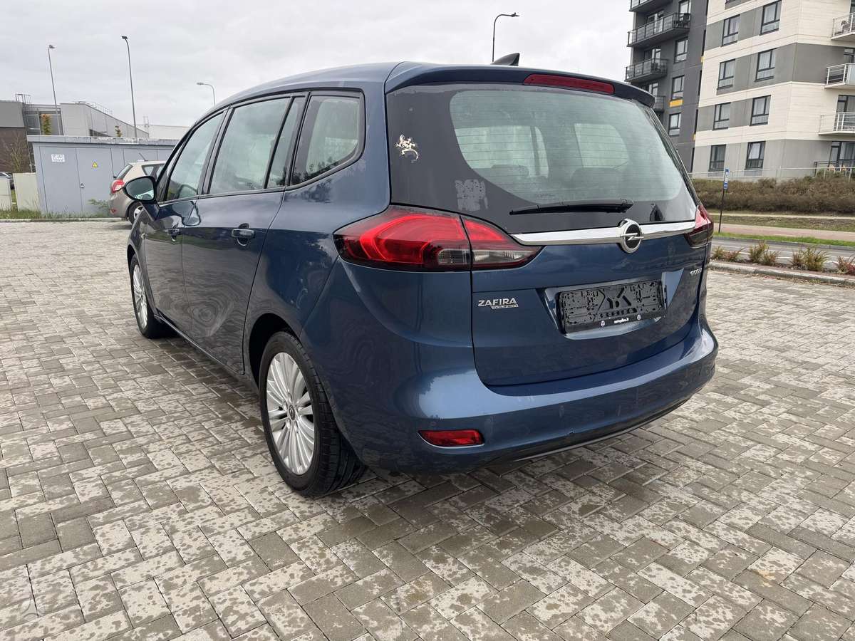 Opel Zafira 2015 — фото 7