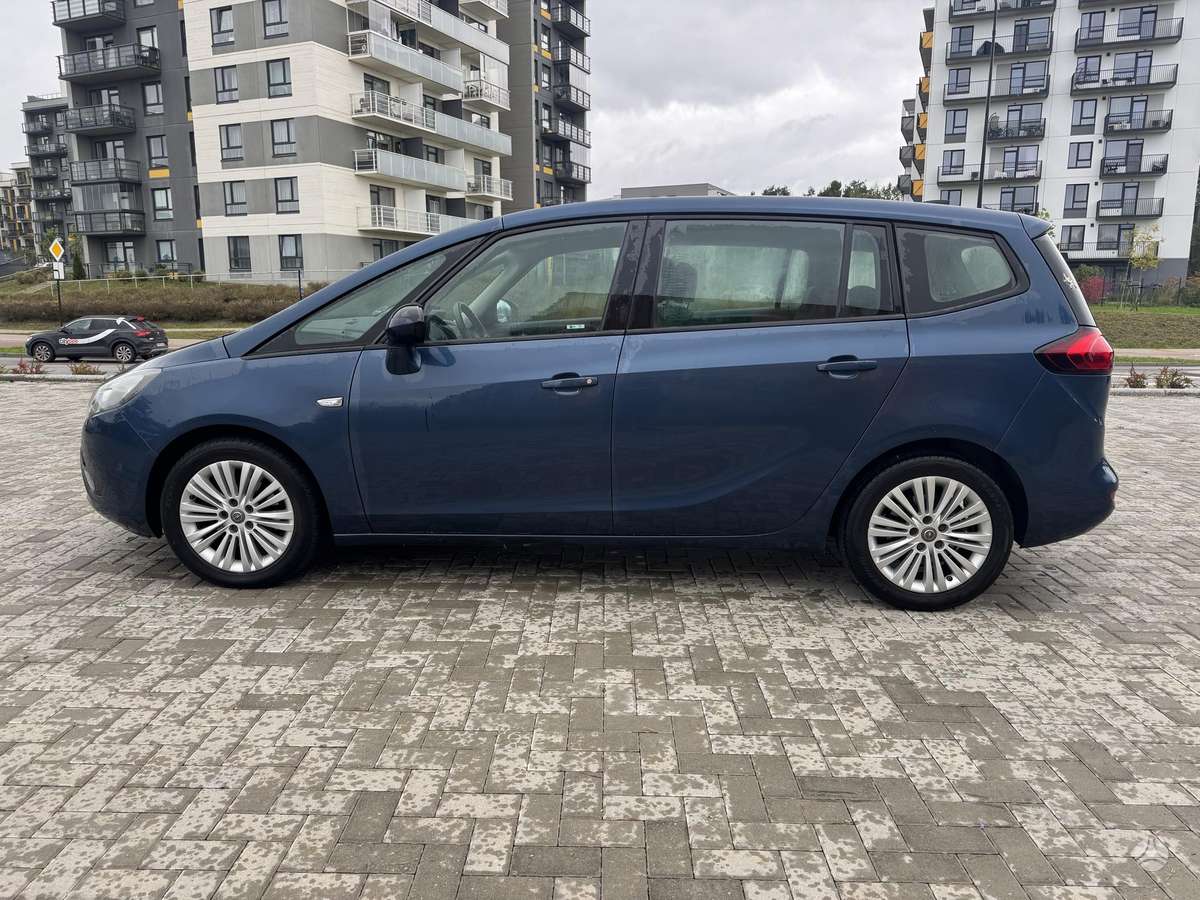 Opel Zafira 2015 — фото 8