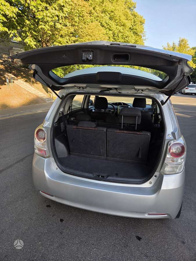 Toyota Verso 2011 — photo 10