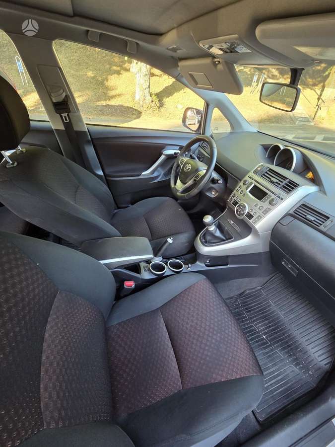 Toyota Verso 2011 — photo 11