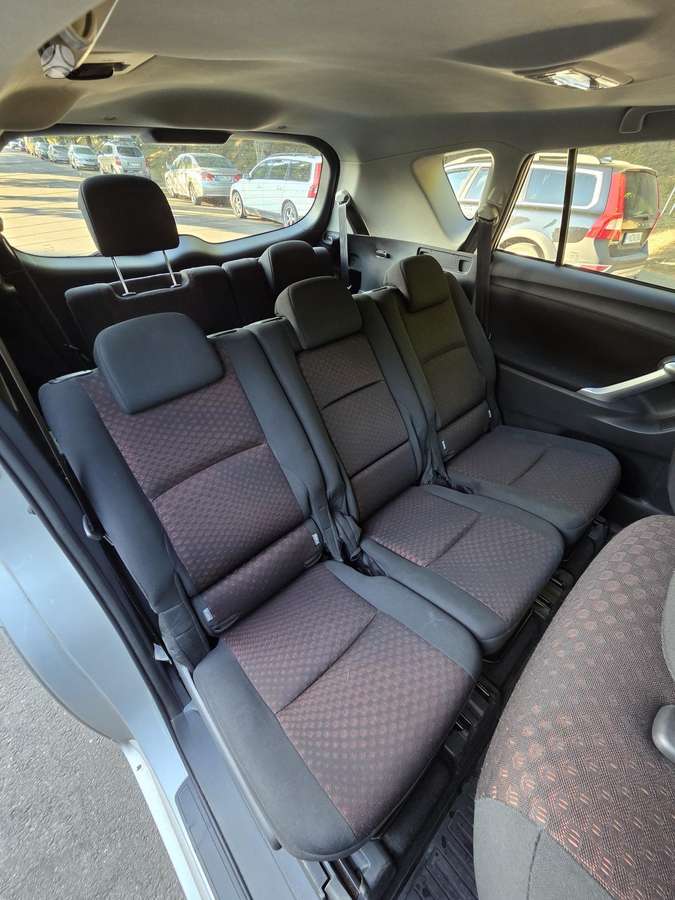 Toyota Verso 2011 — photo 12