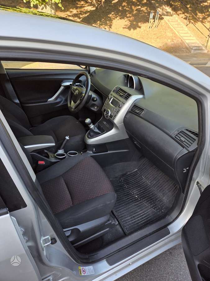 Toyota Verso 2011 — photo 14