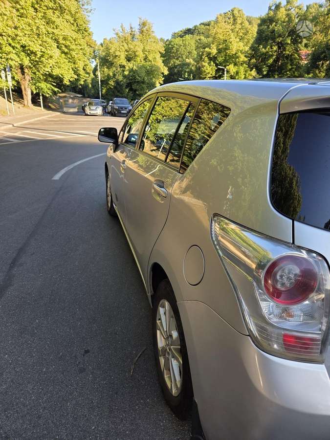 Toyota Verso 2011 — photo 19