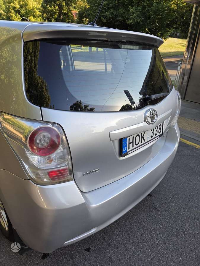 Toyota Verso 2011 — photo 20