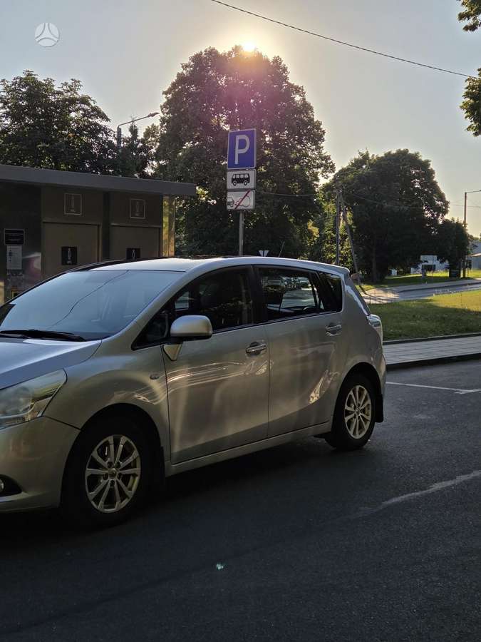 Toyota Verso 2011 — photo 24