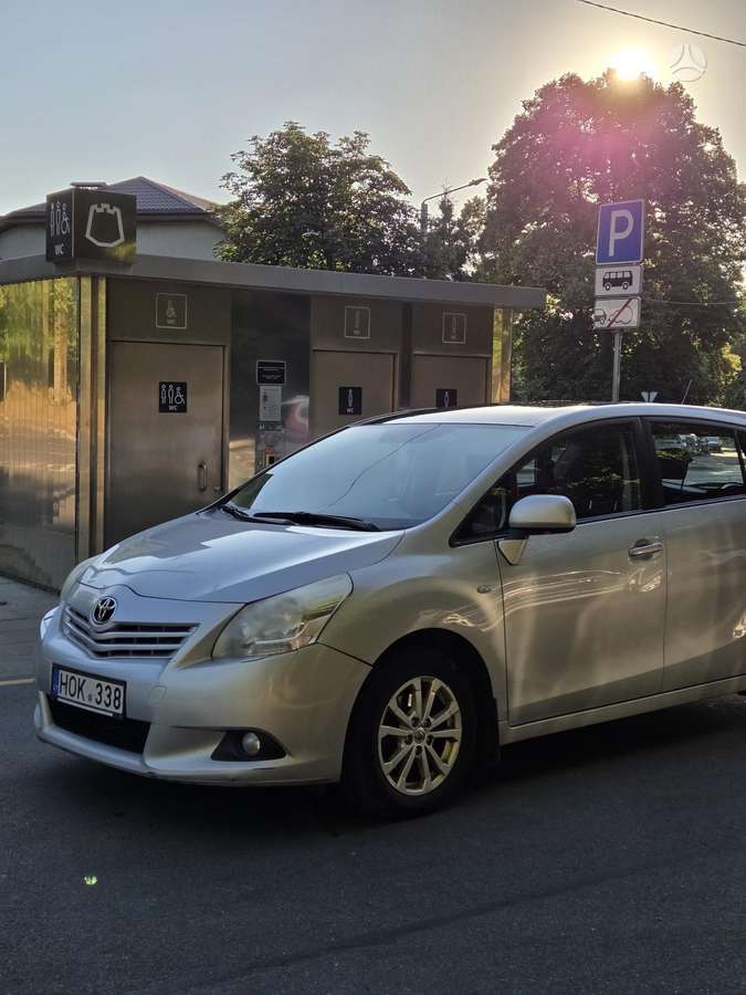 Toyota Verso 2011 — photo 25