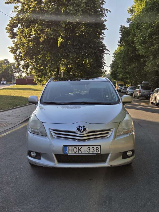 Toyota Verso 2011 — photo 26