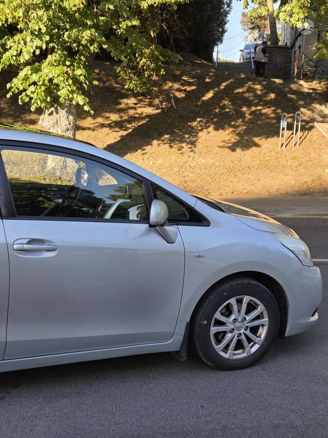 Toyota Verso 2011 — photo 29