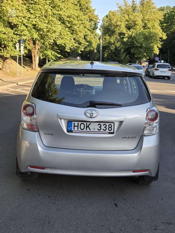 Toyota Verso 2011 — photo 30