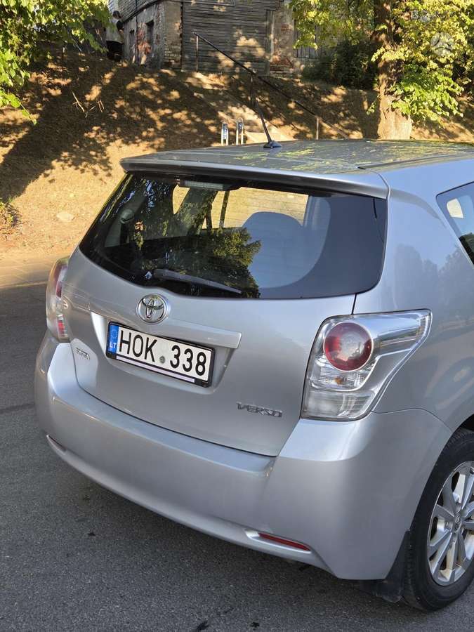 Toyota Verso 2011 — photo 33
