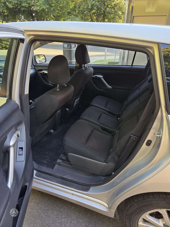 Toyota Verso 2011 — photo 9