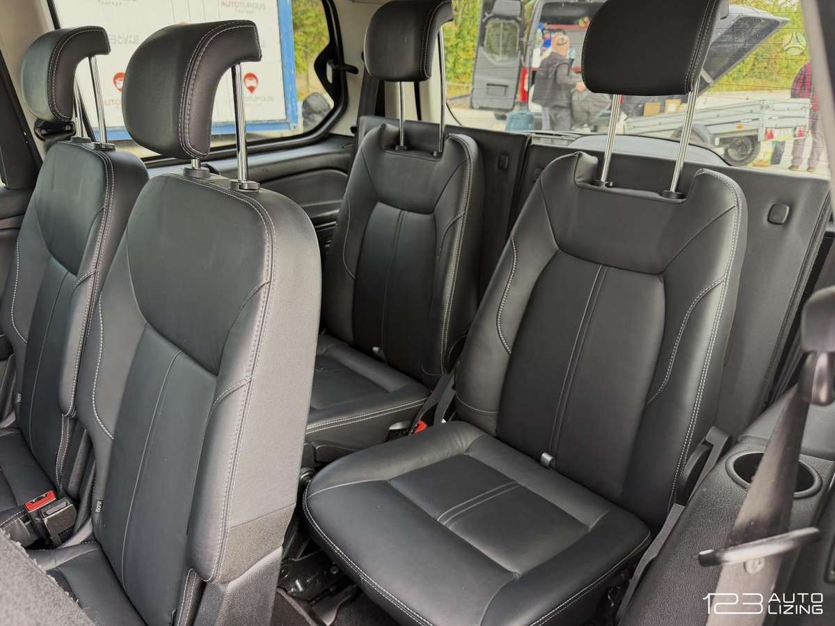 Ford Galaxy 2011 — photo 11