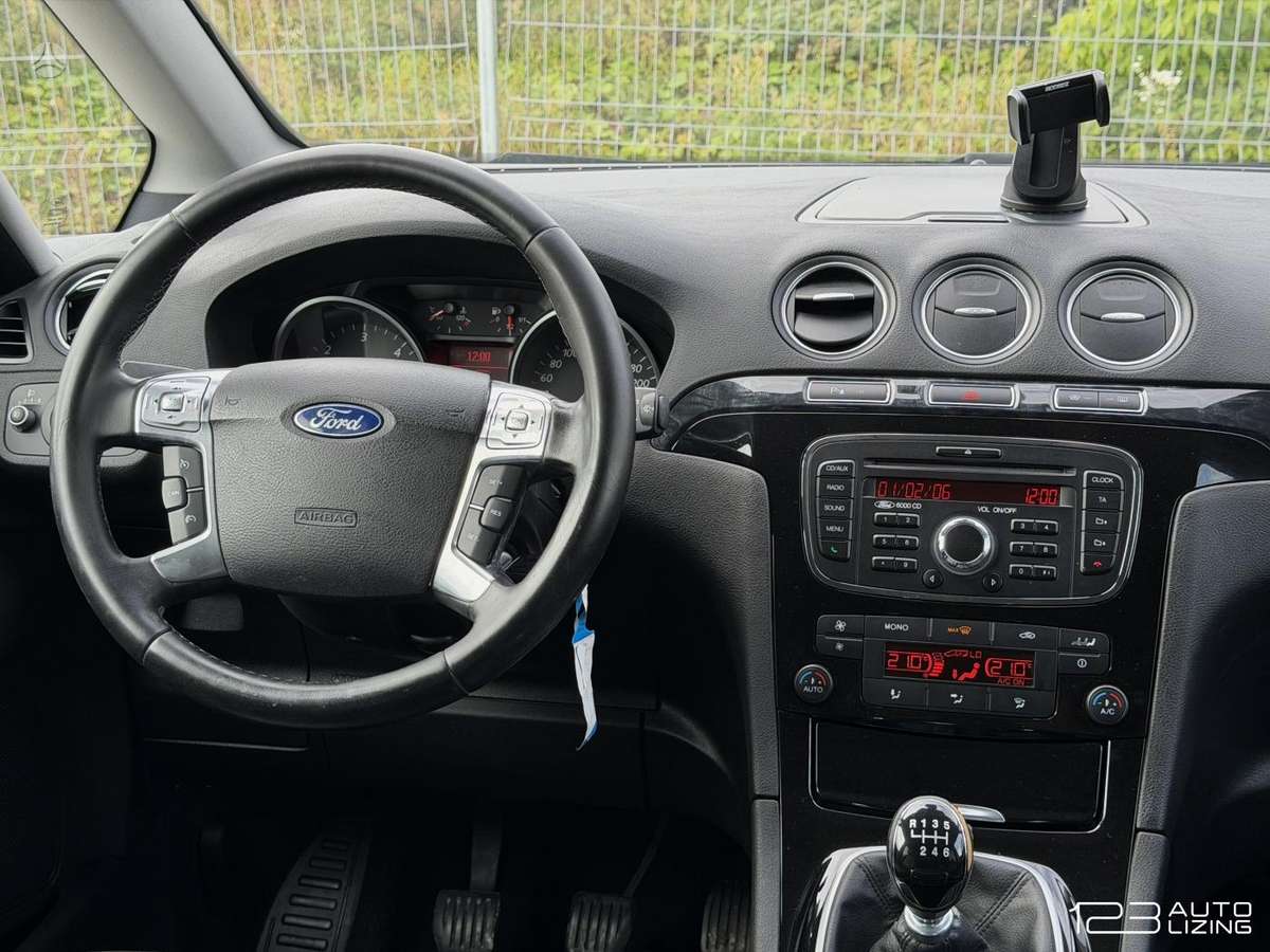 Ford Galaxy 2011 — photo 15