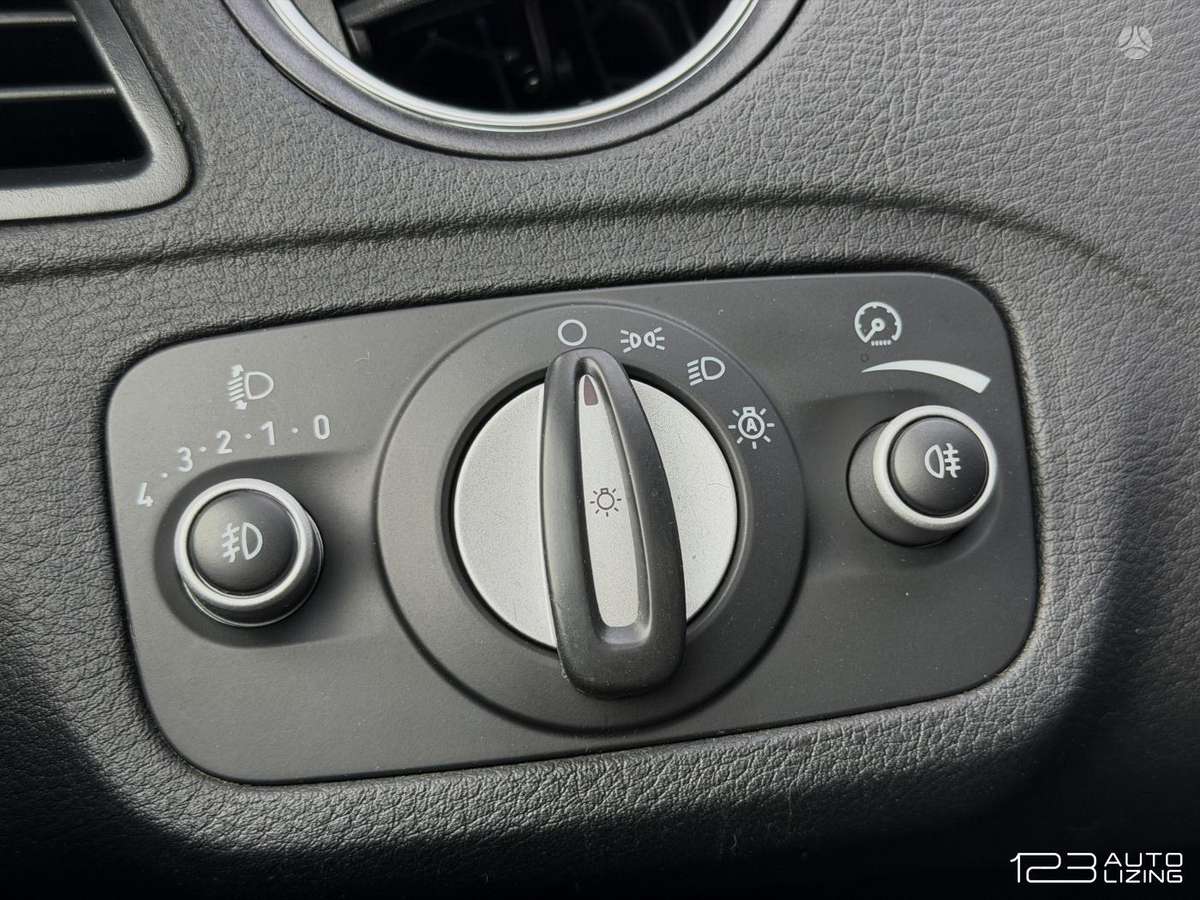 Ford Galaxy 2011 — photo 21
