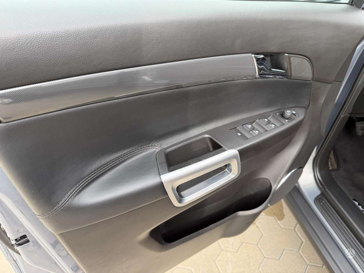 Opel Antara 2012 — photo 11