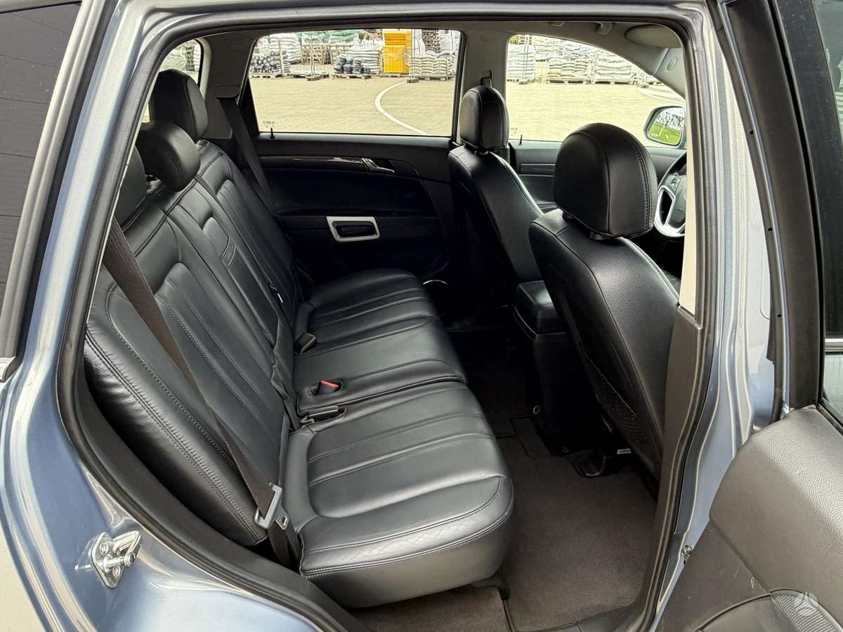 Opel Antara 2012 — photo 28