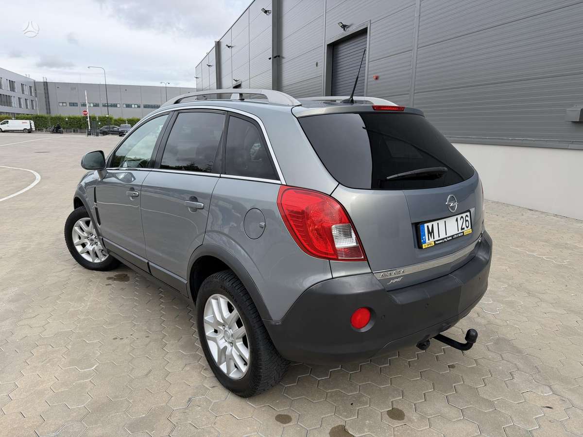 Opel Antara 2012 — interior