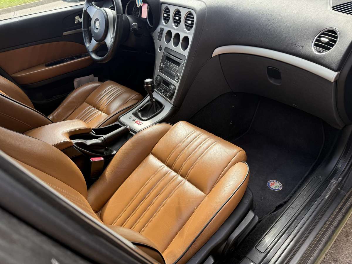 Alfa Romeo 2008 — photo 6
