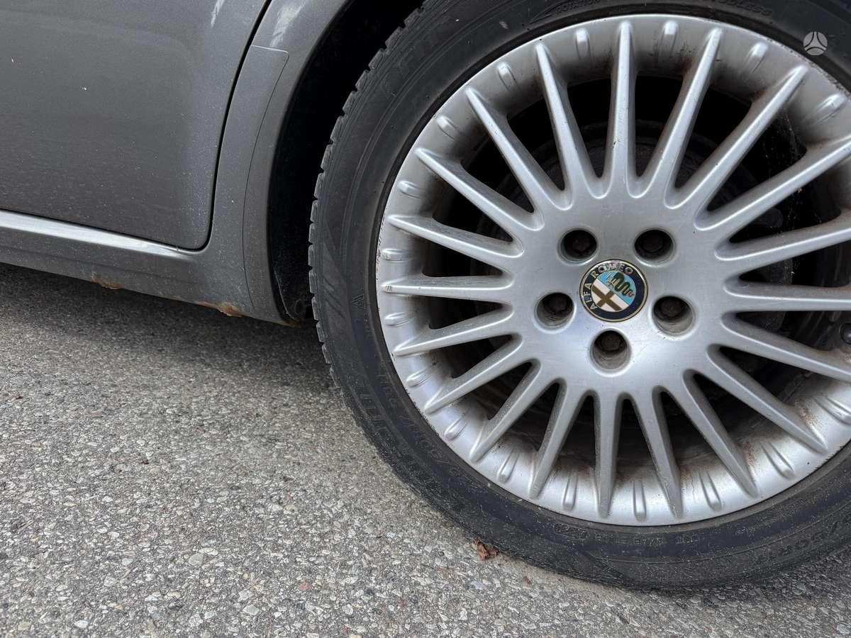 Alfa Romeo 2008 — photo 7