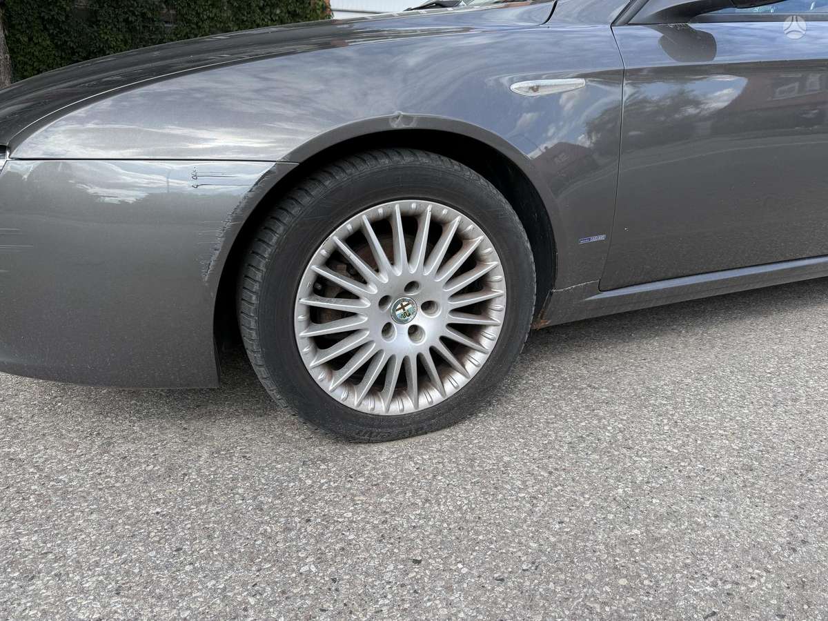 Alfa Romeo 2008 — photo 8