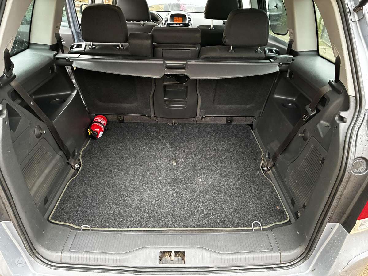 Opel Zafira 2010 — photo 6