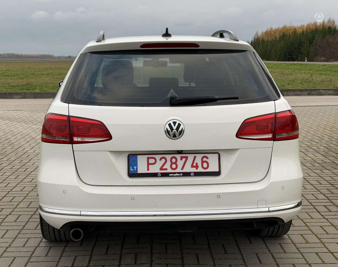 Volkswagen Passat 2012 — photo 12