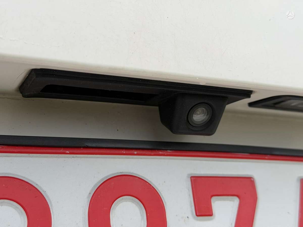 Volkswagen Passat 2012 — photo 14