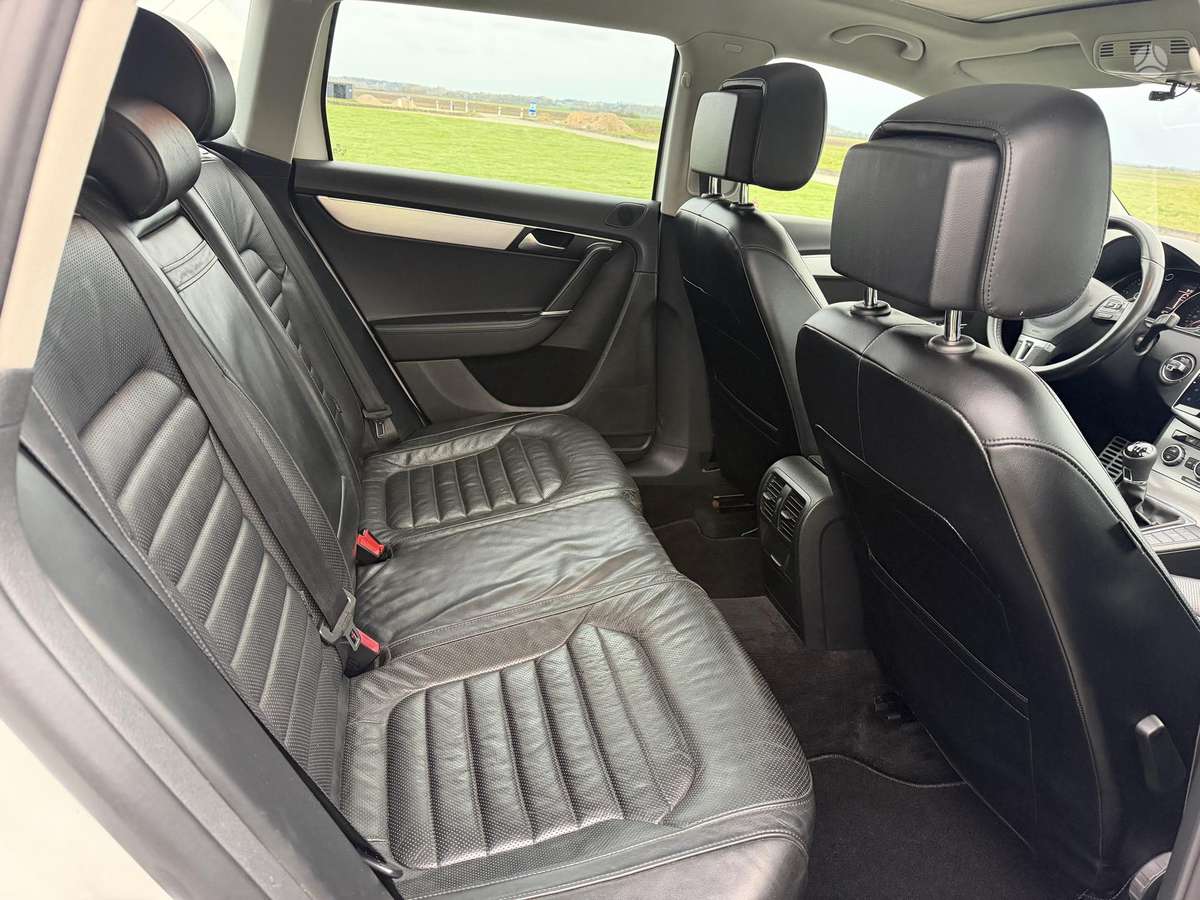 Volkswagen Passat 2012 — photo 21
