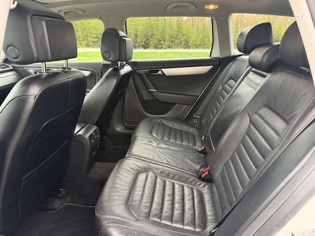 Volkswagen Passat 2012 — photo 22