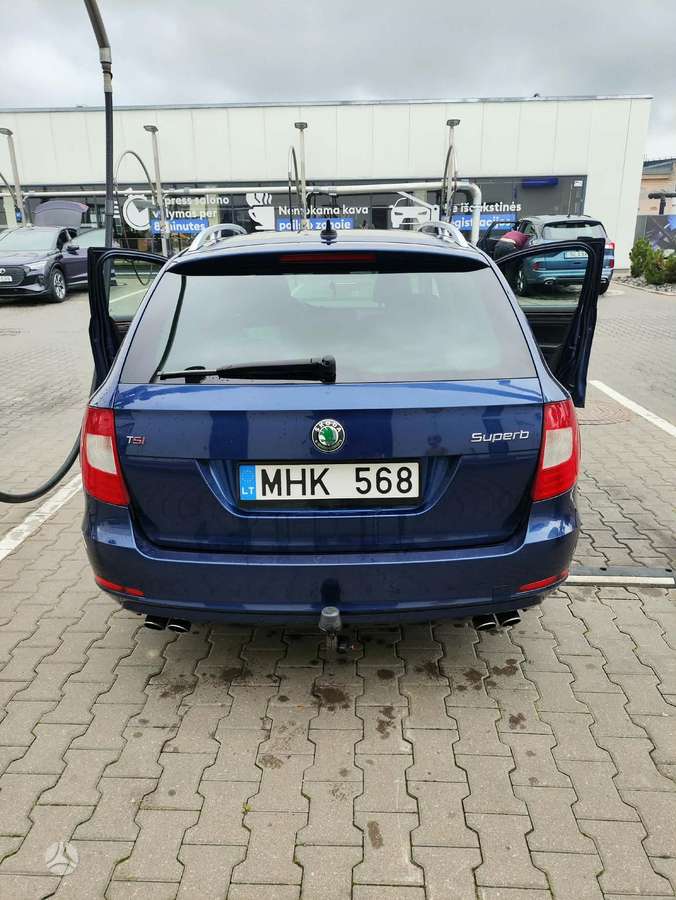 Skoda Superb 2011 — photo 5