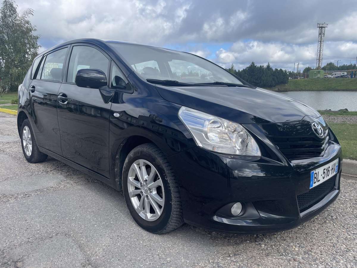 Toyota Verso, 2011