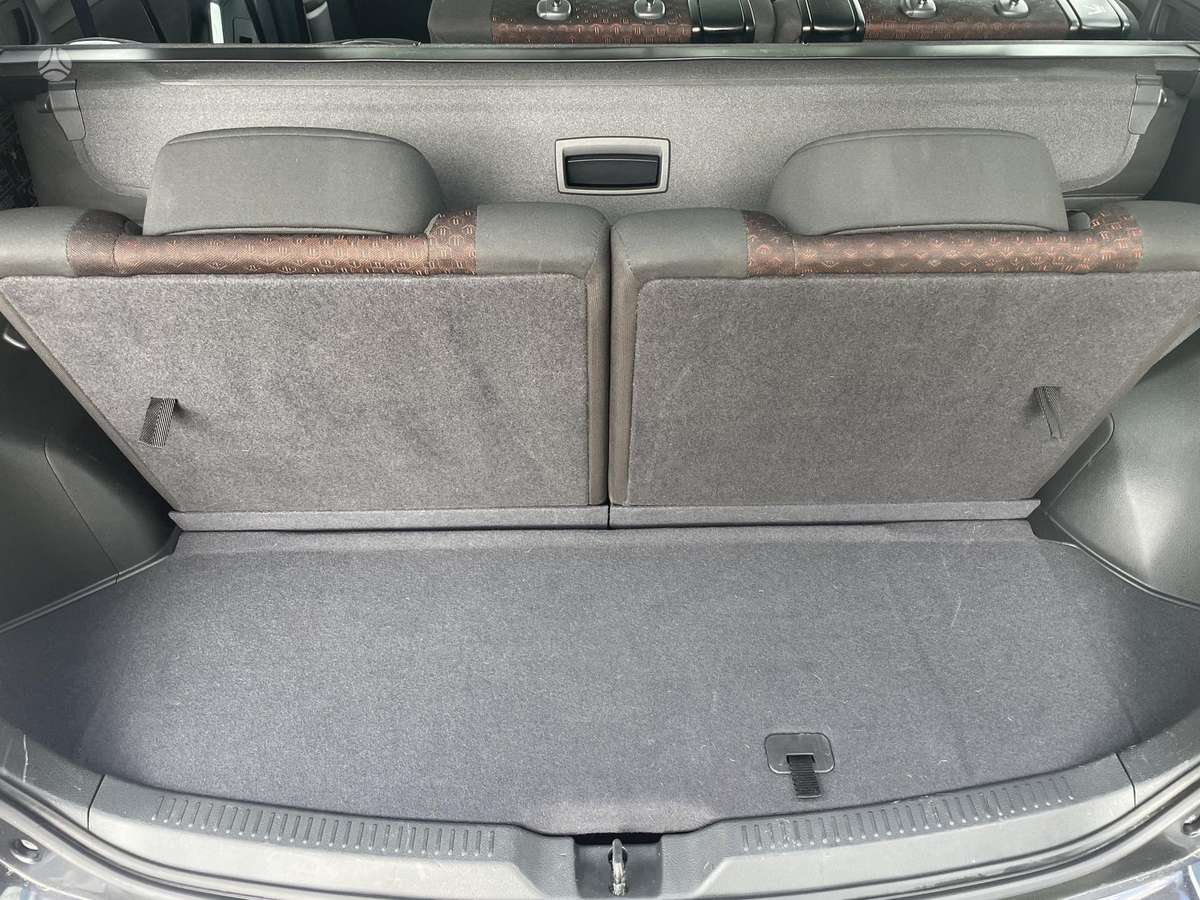Toyota Verso 2011 — photo 11