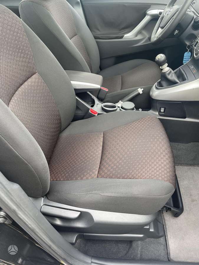 Toyota Verso 2011 — photo 8