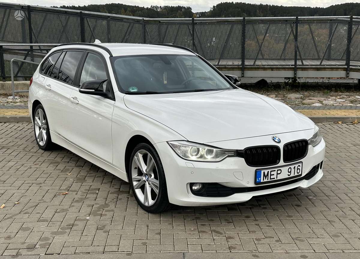 BMW 318, 2013