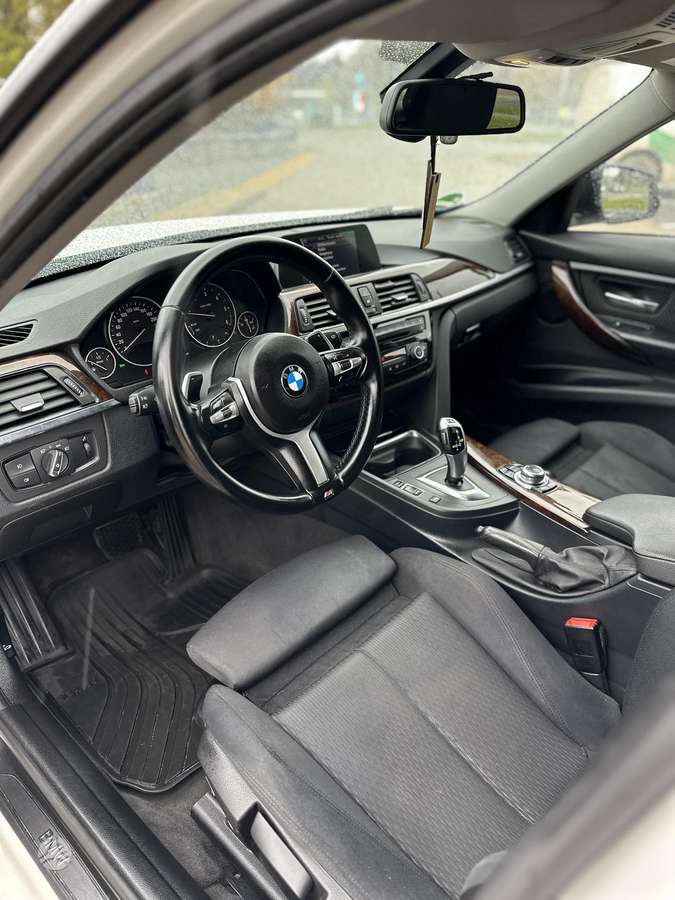 BMW 318 2013 — photo 9