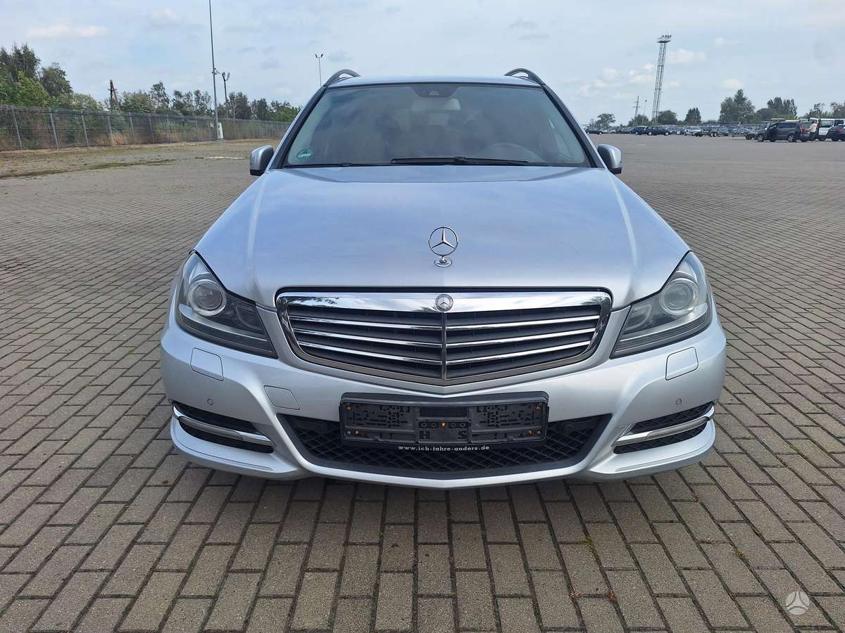 Mercedes-Benz C200 2012 — engine 2143 cm³, 136 HP (100kW)
