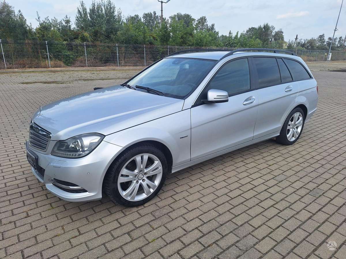 Mercedes-Benz C200 2012 — photo 5
