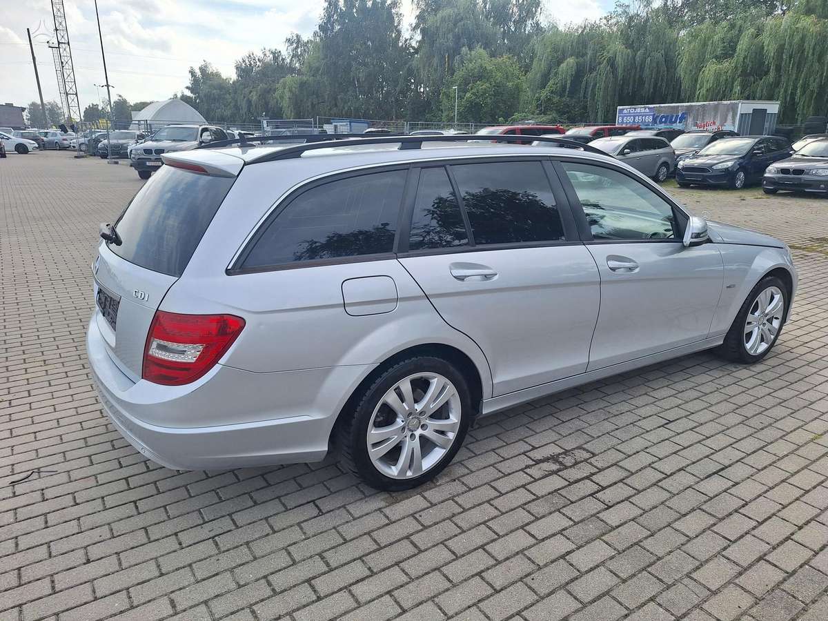 Mercedes-Benz C200 2012 — photo 7